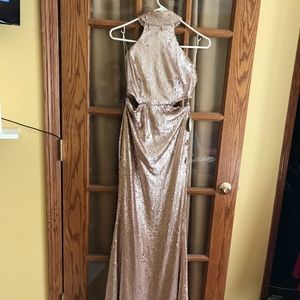 👑 SALE💥Gold Sequin Halter Dress 👑